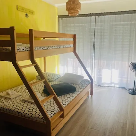 Дом отдыха Swordfish Eco-house Пениши